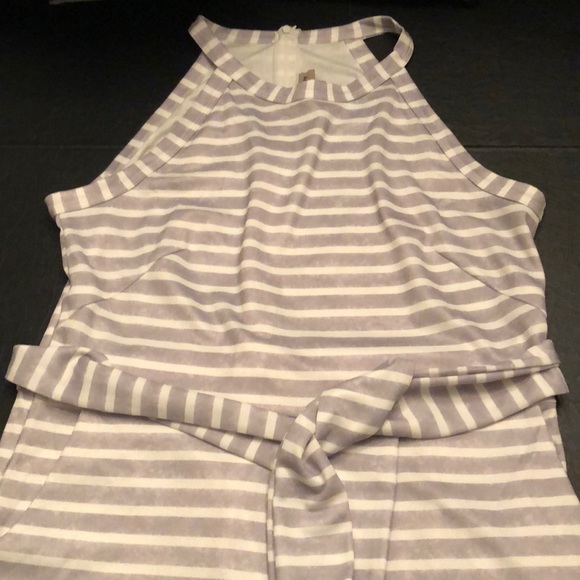 White and Light Gray Crop Jumpsuit with Tie Belt - Picture 3 of 5